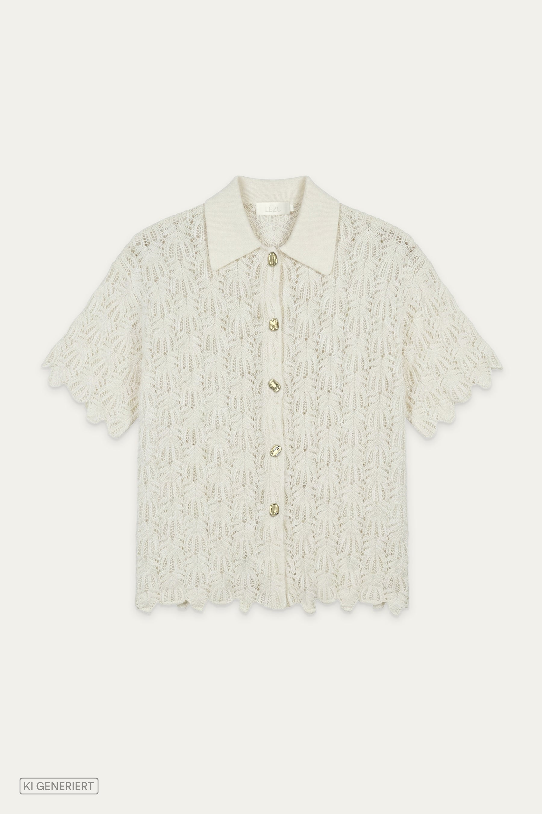 Weißer kurzärmliger Strick-Cardigan mit Kragen, Knopfleiste und gewelltem Saum, flach liegend