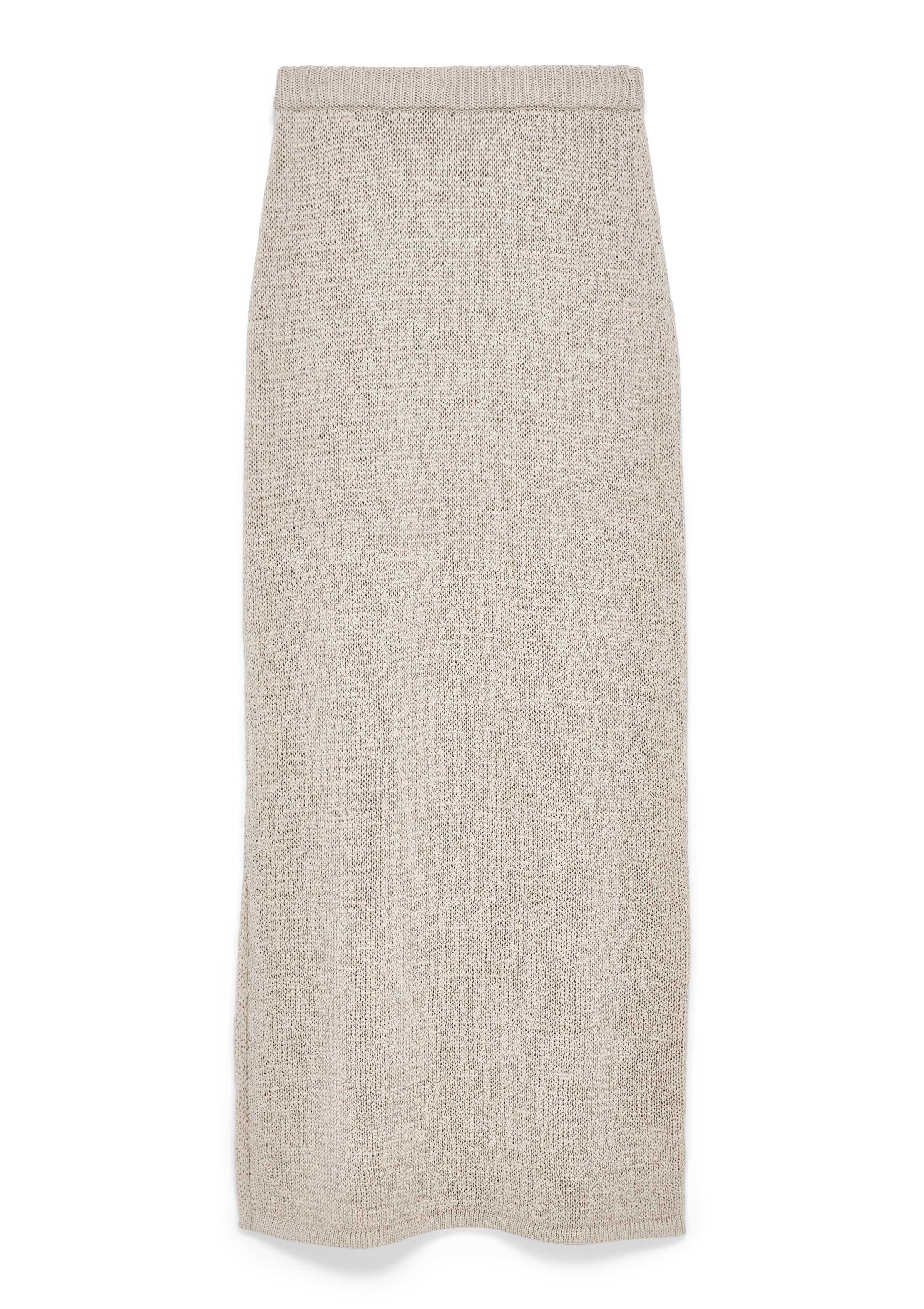 Gerader Strickrock in Midi-Länge in Beige mit elastischem Rippenbund. Körpernaher, schlicht gehaltener Schnitt mit feinem Strickbild.