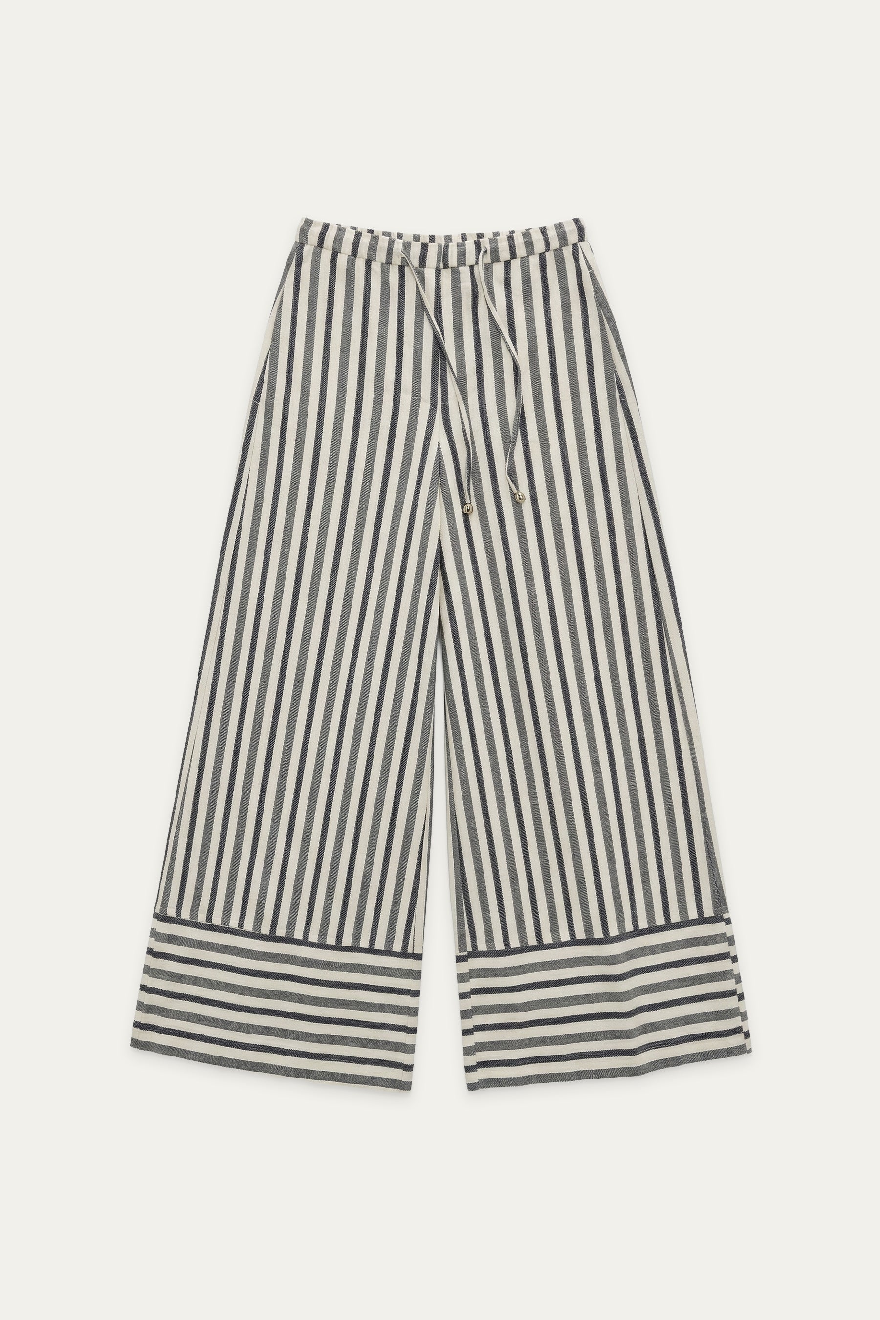 Gestreifte weite Hose in Beige und Dunkelgrau mit elastischem Bund und Kordelzug, geradem Bein und breitem Saumabschluss.
